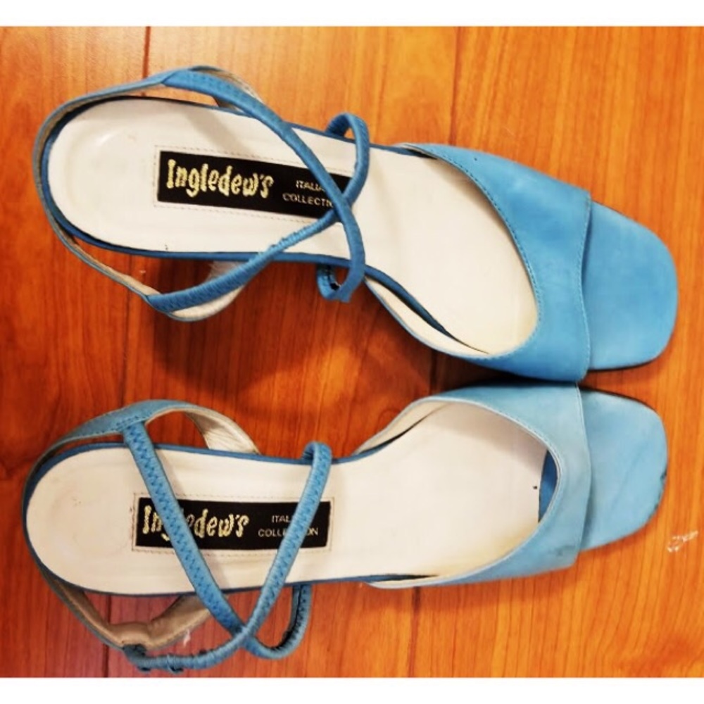🎊 Italian made Ingledews blue kitten heel shoes